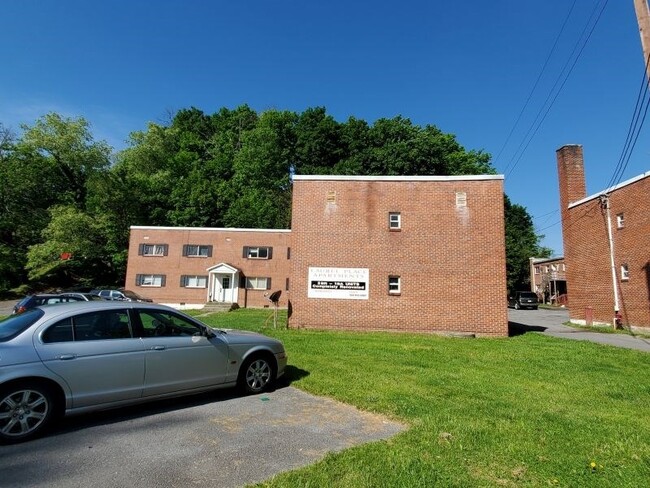 Laurel Place Apartments in Bluefield, WV - Foto de edificio - Building Photo