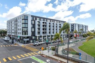 Winslow in San Diego, CA - Building Photo