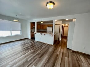 Broadway Apartments in Bellingham, WA - Building Photo - Building Photo