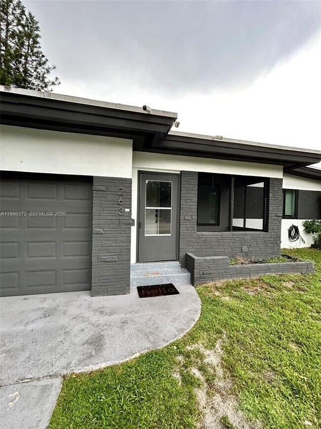 2631 Roosevelt St in Hollywood, FL - Building Photo - Building Photo