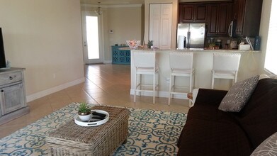 10414 Spruce Pine Ct in Ft. Myers, FL - Building Photo - Building Photo