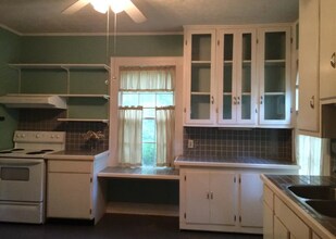 422 N Garrett St in Central, SC - Building Photo - Building Photo