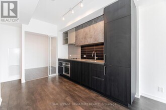 7890 Jane St in Vaughan, ON - Building Photo - Building Photo