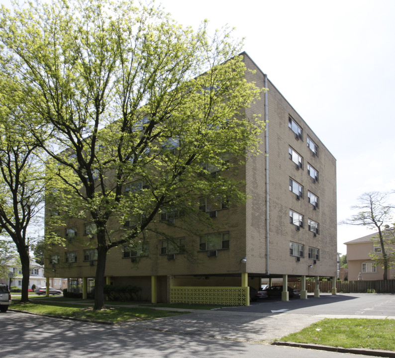 Wymor House in Elizabeth, NJ - Building Photo