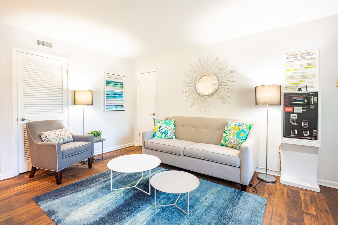 Stratford at Williamsburg in Williamsburg, VA - Building Photo