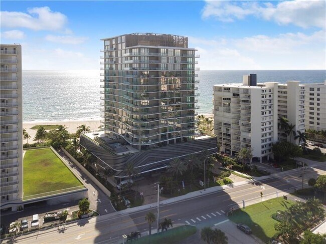 730 N Ocean Blvd in Pompano Beach, FL - Building Photo - Building Photo