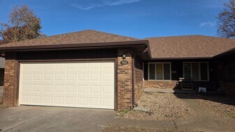 503 E Redwood St in Springfield, MO - Building Photo