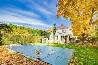 37 Moses Ln in Southampton, NY - Foto de edificio - Building Photo