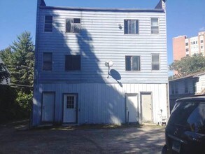 93 Robbins St in Waterbury, CT - Building Photo - Building Photo