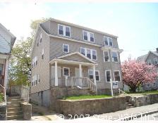230 Grove St in Woonsocket, RI - Foto de edificio