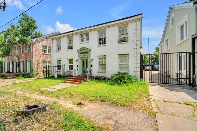 property at 1947 Richmond Ave.