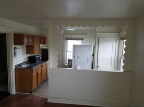 1433 Grant Ave, Unit B in Woodlyn, PA - Foto de edificio - Building Photo