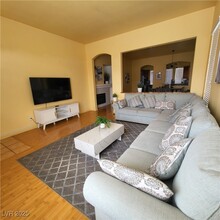 7856 Bonaventure Dr in Las Vegas, NV - Building Photo - Building Photo