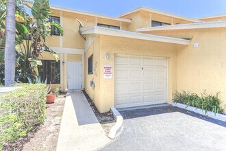 660 Coventry St in Boca Raton, FL - Building Photo - Building Photo