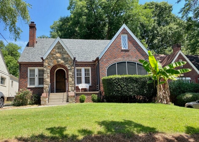 property at 1046 Rosewood Dr NE