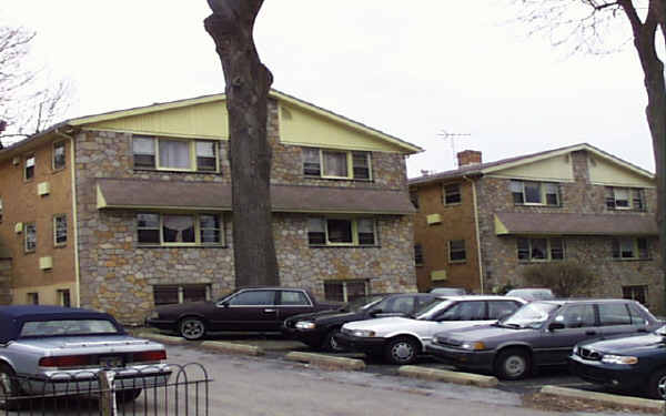 126-132 Dean St in West Chester, PA - Building Photo