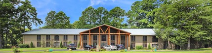 The Lodge on Broadway in Tyler, TX - Building Photo - Building Photo