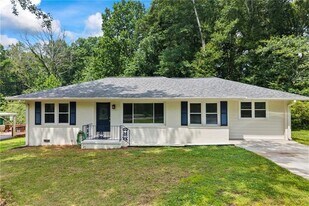 1314 Hidden Cir in Sugar Hill, GA - Building Photo