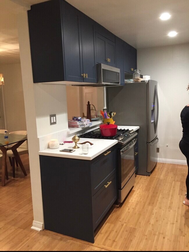 563 E Hazel St in Inglewood, CA - Building Photo - Building Photo