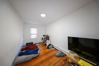17 Princeton St, Unit 3 in Medford, MA - Building Photo - Building Photo