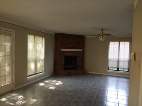 2361 Shirecreek Cir in Grand Prairie, TX - Building Photo - Building Photo
