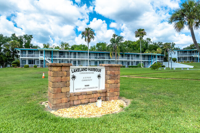 Lakeland Harbour Condominiums in Lakeland, FL - Foto de edificio - Building Photo