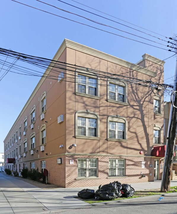 59-23-59-25 Grove St in Ridgewood, NY - Building Photo