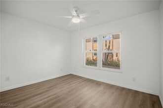 16881 Davis Rd in Ft. Myers, FL - Building Photo - Building Photo