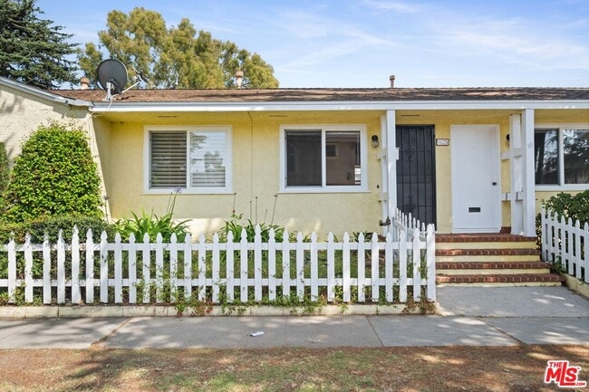 9620 Braddock Dr in Culver City, CA - Building Photo - Building Photo