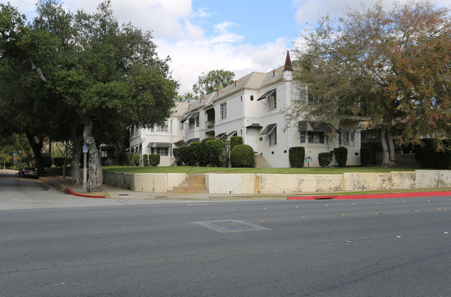 1219 Washington Blvd in Pasadena, CA - Foto de edificio - Building Photo