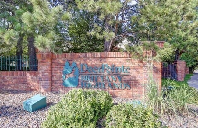 property at 1836 S Pitkin Cir