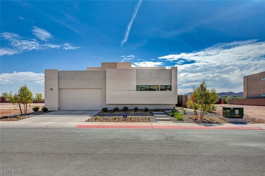 124 Still Shrs St in Henderson, NV - Building Photo