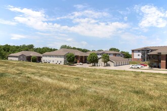 Riverwood in Pleasant Hill, IA - Foto de edificio - Building Photo