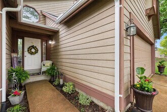 510 Oaktree Crossing Ct in Ballwin, MO - Building Photo - Building Photo