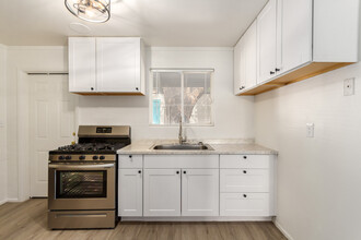 Maverick West Apartments in Glendale, AZ - Foto de edificio - Building Photo