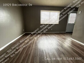 10929 Birchridge Dr in Cincinnati, OH - Building Photo - Building Photo