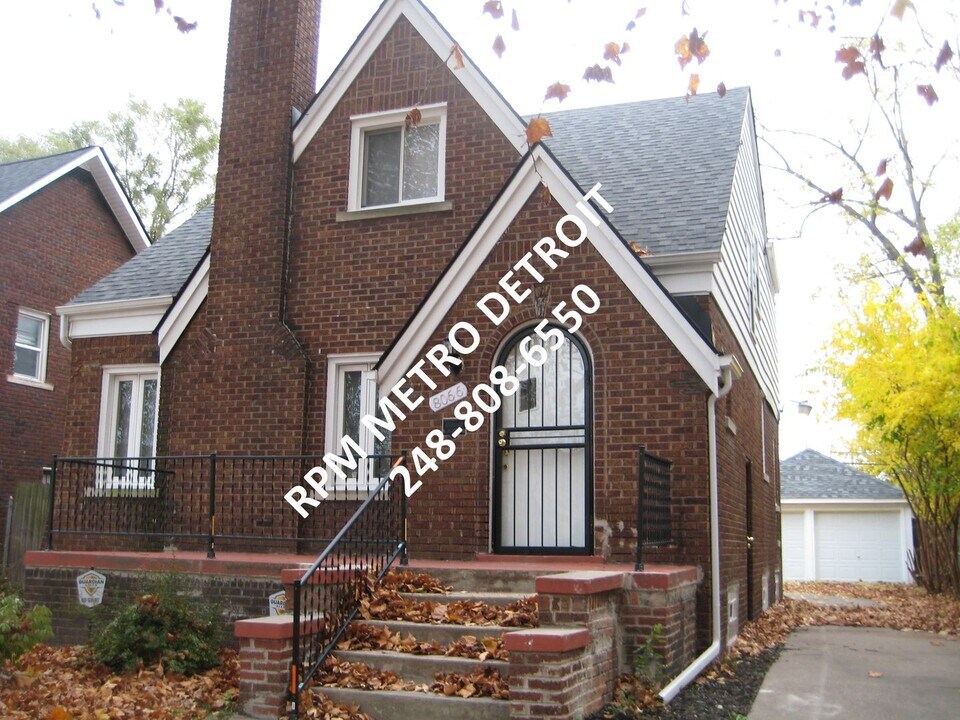 8066 Normile St in Detroit, MI - Building Photo