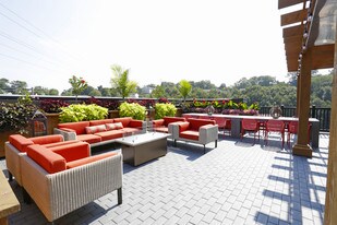 Cosmopolitan Apartments in Pittsburgh, PA - Building Photo