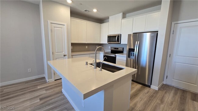 property at 988 Gearus Pl