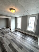 124 E 21st St, Unit 2 in Erie, PA - Foto de edificio - Building Photo