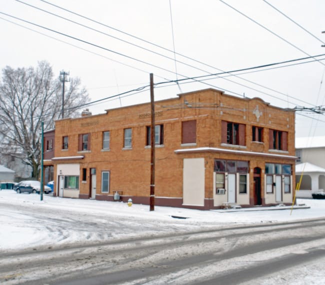 1330 Xenia Ave in Dayton, OH - Foto de edificio - Building Photo