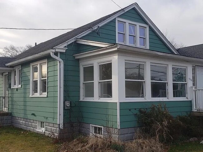 property at 556 Salem Ave