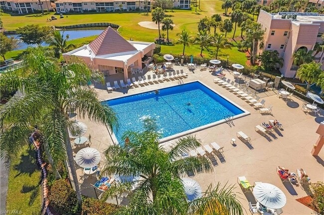 170 Turtle Lake Ct in Naples, FL - Building Photo - Building Photo