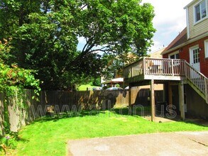 621 Brierly Ln in Munhall, PA - Building Photo - Building Photo