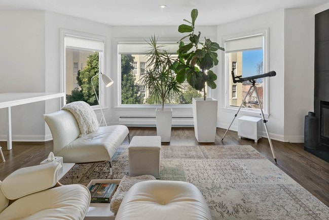 2016 Pacific Ave-Unit -M204 in San Francisco, CA - Building Photo - Building Photo