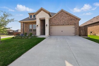 11112 Summer Rain Blvd in Aubrey, TX - Building Photo - Building Photo