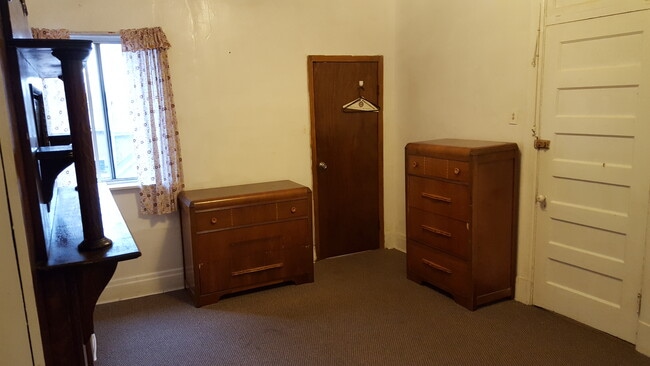 16 Melba Pl, Unit #2 in Pittsburgh, PA - Building Photo - Building Photo