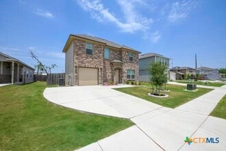 620 Saxon St in Seguin, TX - Building Photo - Building Photo