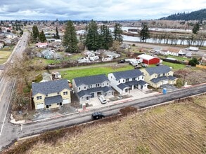 346 Seven Oaks Ln in Lebanon, OR - Building Photo - Building Photo