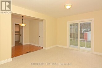 1437 Westbrook Dr in Peterborough, ON - Building Photo - Building Photo